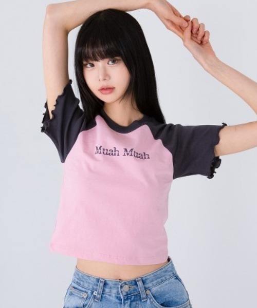 muahmuah(ムーアムーア)の「A'GEM/9 × .kom 『muah muah/ムーアムーア』STITCH RAGLAN FRILL HALF T-Shirt ステッチラグラン フリルハーフ Tシャツ(Tシャツ/カットソー・レディース・グレー/ホワイト/ピンク・FREE)」の11枚目の写真