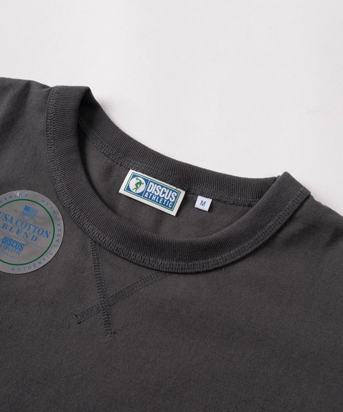 DISCUS（ディスカス）の「【71】【DISCUS/ディスカス】USAコットンブレンド オーバルワッペン ワンポイント刺繍＆ピスネームタグデザイン 半袖スウェットTシャツ（Tシャツ/カットソー・メンズ・アッシュグレー/ブラック/ネイビー/ホワイト/ブルーグレー/グレイッシュベージュ/チャコールグレー/グリーン・XL/L/M）」の9枚目の写真