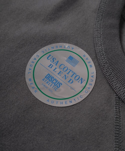 DISCUS（ディスカス）の「【71】【DISCUS/ディスカス】USAコットンブレンド オーバルワッペン ワンポイント刺繍＆ピスネームタグデザイン 半袖スウェットTシャツ（Tシャツ/カットソー・メンズ・アッシュグレー/ブラック/ネイビー/ホワイト/ブルーグレー/グレイッシュベージュ/チャコールグレー/グリーン・XL/L/M）」の12枚目の写真