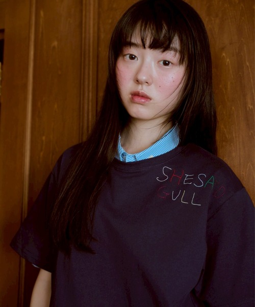 common gull products.(コモンガルプロダクツ)の「shesaidthat×common gull products. こんにちは、コーヒーでもどうですか?” stitch tee ”(Tシャツ/カットソー・レディース・ホワイト系/ネイビー/ピンク系/サックスブルー系・SMALL/LARGE/MEDIUM)」の9枚目の写真