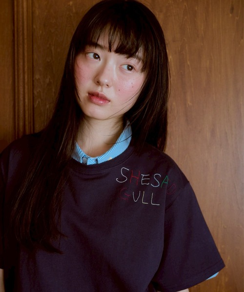 common gull products.(コモンガルプロダクツ)の「shesaidthat×common gull products. こんにちは、コーヒーでもどうですか?” stitch tee ”(Tシャツ/カットソー・レディース・ホワイト系/ネイビー/ピンク系/サックスブルー系・SMALL/LARGE/MEDIUM)」の10枚目の写真