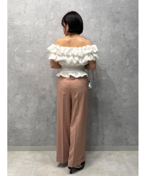 AND COUTURE(アンドクチュール)の「ボリュームフリルオフショルブラウス(シャツ/ブラウス・レディース・オフホワイト/ブラック/ベージュ・FREE)」の14枚目の写真