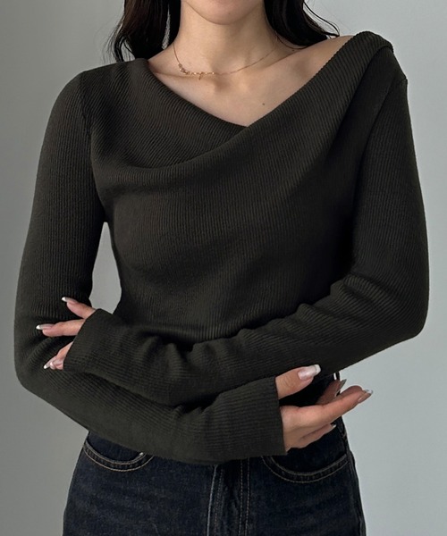 Louere（ルエレ）の「薄手ドレープリブニットトップス（ニット/セーター・レディース・ブラック/アイボリー/ブラウン/ネイビー/チャコール・SMALL/LARGE/MEDIUM）」の3枚目の写真