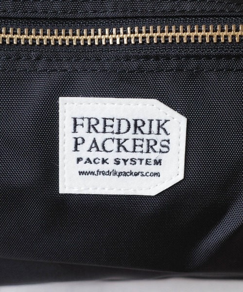 FREDRIK PACKERS(フレドリックパッカーズ)の「【FREDRIK PACKERS】420D SNUG SHOULDER BAG <M> 420デニール スナッグ ショルダー バッグ Mサイズ(ショルダーバッグ・レディース・ブラック/カーキ・MEDIUM)」の4枚目の写真