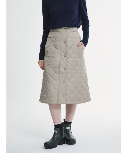 Barbour(バブアー)の「BEDALE キルティング スカート"Japan Exclusive"(スカート・レディース・カーキ/ブラック/ベージュ・MEDIUM/SMALL)」の2枚目の写真