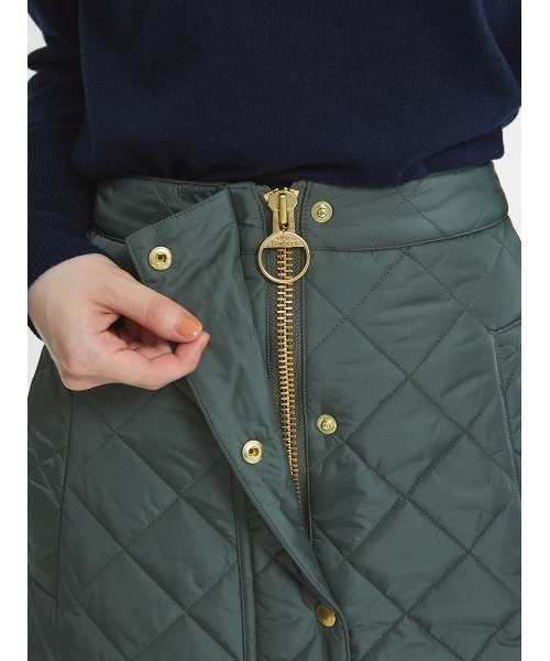 Barbour(バブアー)の「BEDALE キルティング スカート"Japan Exclusive"(スカート・レディース・カーキ/ブラック/ベージュ・MEDIUM/SMALL)」の15枚目の写真