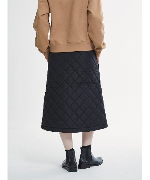 Barbour(バブアー)の「BEDALE キルティング スカート"Japan Exclusive"(スカート・レディース・カーキ/ブラック/ベージュ・MEDIUM/SMALL)」の21枚目の写真