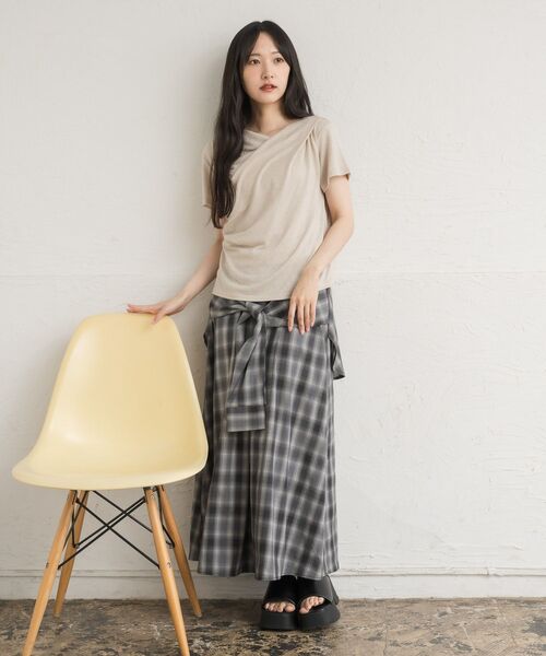 RETRO GIRL（レトロガール）の「ドレープラメCT（Tシャツ/カットソー・レディース・ブルー/ブラウン/チャコールグレー/ナチュラル/ブラック・FREE）」の15枚目の写真