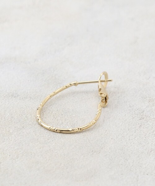 grove（グローブ）の「ニュアンスオーバルメタルピアス（ピアス（両耳用）・レディース・シルバー/ゴールド・00）」の4枚目の写真