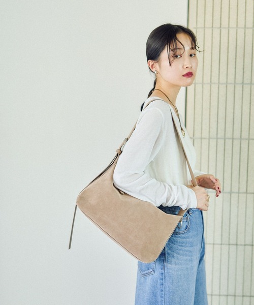 LEPSIM（レプシィム）の「フェイクレザースクエアショルダー　573177（ショルダーバッグ・レディース・ブラック/ライトグレー/ボルドー/ベージュ/ブラウン/ガンメタ/アイボリー・ONE SIZE）」の5枚目の写真