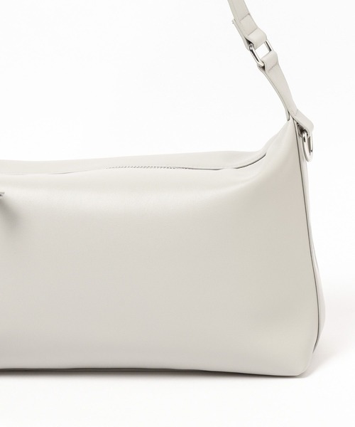 LEPSIM（レプシィム）の「フェイクレザースクエアショルダー　573177（ショルダーバッグ・レディース・ブラック/ライトグレー/ボルドー/ベージュ/ブラウン/ガンメタ/アイボリー・ONE SIZE）」の12枚目の写真