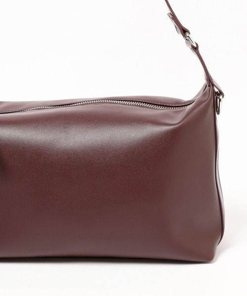 LEPSIM（レプシィム）の「フェイクレザースクエアショルダー　573177（ショルダーバッグ・レディース・ブラック/ライトグレー/ボルドー/ベージュ/ブラウン/ガンメタ/アイボリー・ONE SIZE）」の11枚目の写真