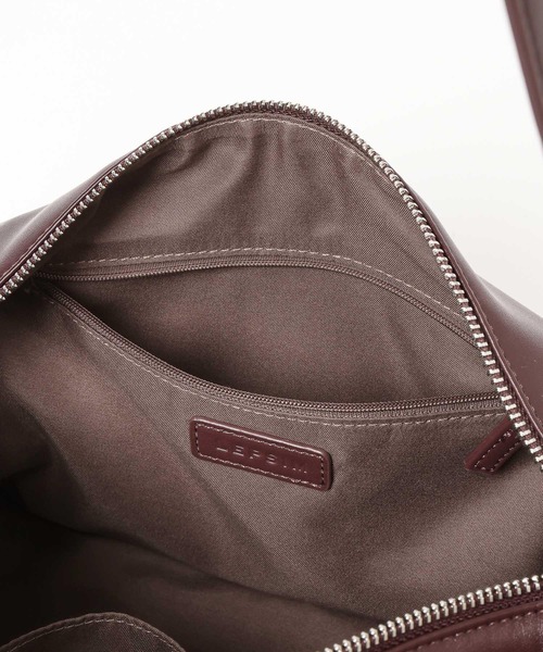 LEPSIM（レプシィム）の「フェイクレザースクエアショルダー　573177（ショルダーバッグ・レディース・ブラック/ライトグレー/ボルドー/ベージュ/ブラウン/ガンメタ/アイボリー・ONE SIZE）」の22枚目の写真