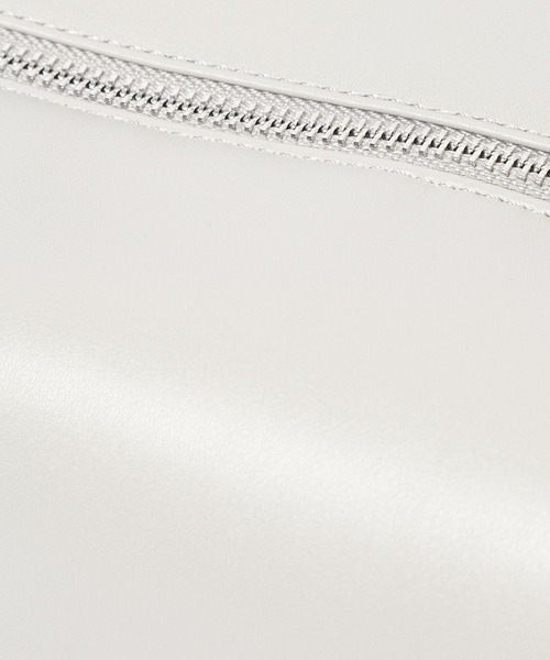 LEPSIM（レプシィム）の「フェイクレザースクエアショルダー　573177（ショルダーバッグ・レディース・ブラック/ライトグレー/ボルドー/ベージュ/ブラウン/ガンメタ/アイボリー・ONE SIZE）」の18枚目の写真