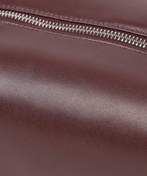 LEPSIM（レプシィム）の「フェイクレザースクエアショルダー　573177（ショルダーバッグ・レディース・ブラック/ライトグレー/ボルドー/ベージュ/ブラウン/ガンメタ/アイボリー・ONE SIZE）」の17枚目の写真