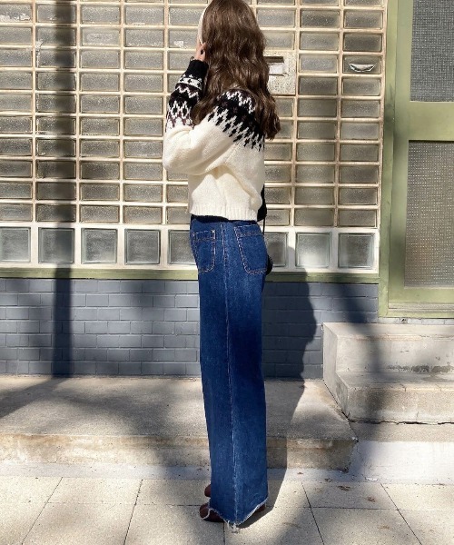 ISOOK（アイスー）の「フロントポケットハイウエストフレアデニム(comochi select) / ジーンズ フレアデニム デザインデニム フレアパンツ ジーパン ハイウエスト ロング インディゴ ライトブルー ブルー 青（デニムパンツ・レディース・ライトブルー/ブルー・S/M）」の20枚目の写真