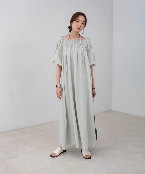 Bab（バブ）の「【低身長向けサイズあり】オフショルギャザースリットワンピース（ワンピース・レディース・ブラック/ホワイト系その他/グリーン・MEDIUM/SMALL）」の3枚目の写真