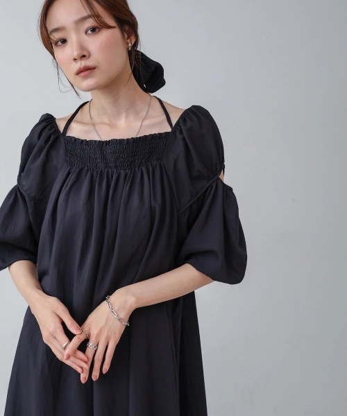 美品　atlo オフショルギャザーワンピース　Mサイズ 美品 atlo オフショルギャザーワンピース Mサイズ
