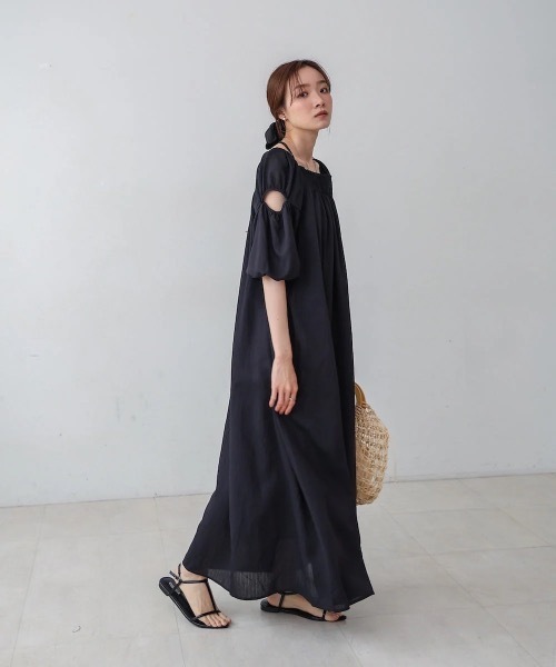 Bab（バブ）の「【低身長向けサイズあり】オフショルギャザースリットワンピース（ワンピース・レディース・ブラック/ホワイト系その他/グリーン・MEDIUM/SMALL）」の5枚目の写真