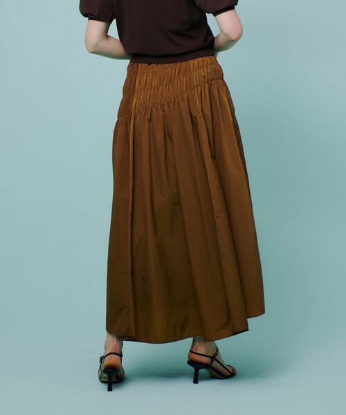 allureville（アルアバイル）の「ナイロンタフタシャーリングスカート（スカート・レディース・キャメル/レッド/ブラック・2）」の16枚目の写真