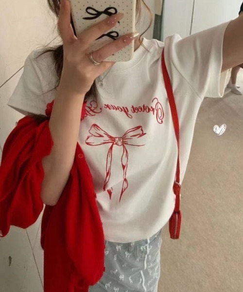 Per sist ence(パーシエンス)の「リボンプリントTシャツ(Tシャツ/カットソー・レディース・グレー/ブラック/ホワイト・ONE SIZE)」の1枚目の写真