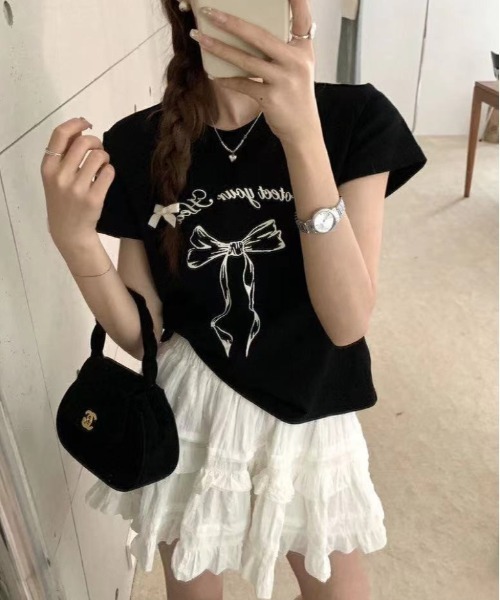 Per sist ence(パーシエンス)の「リボンプリントTシャツ(Tシャツ/カットソー・レディース・グレー/ブラック/ホワイト・ONE SIZE)」の2枚目の写真