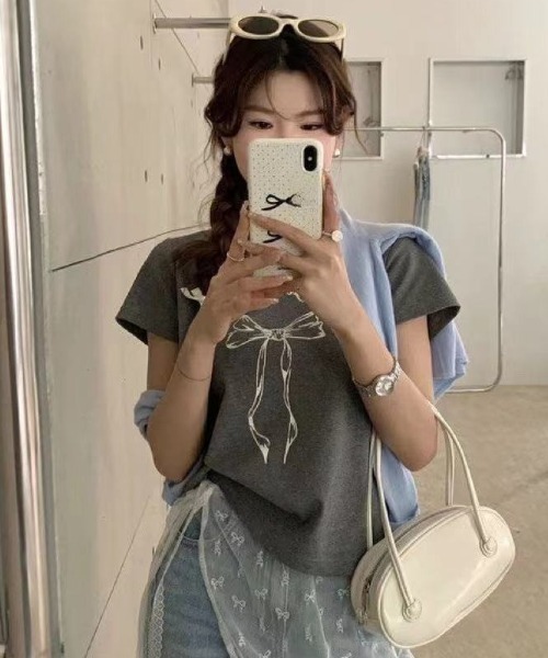 Per sist ence(パーシエンス)の「リボンプリントTシャツ(Tシャツ/カットソー・レディース・グレー/ブラック/ホワイト・ONE SIZE)」の8枚目の写真