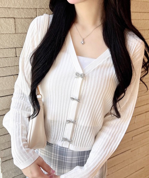 INGNI（イング）の「リボンボタンシアーニットカーディガン（カーディガン/ボレロ・レディース・ブラック/サックスブルー/オフホワイト・M）」の2枚目の写真