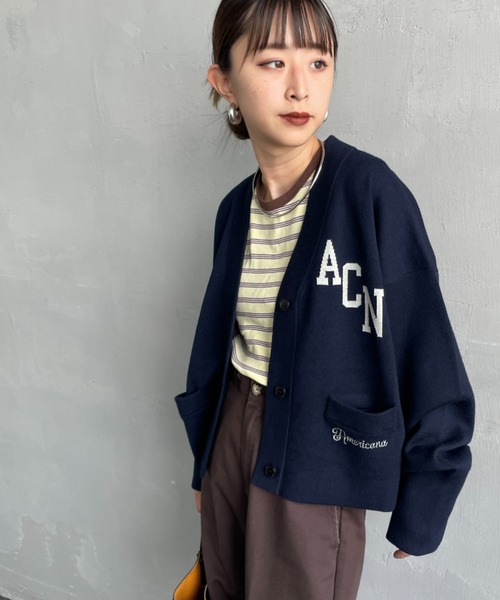 AMERICANA（アメリカーナ）の「[Americana/アメリカーナ] 別注 フロントロゴ ショート丈 Vネックカーディガン（カーディガン/ボレロ・レディース・ネイビー/ブラウン・ONE SIZE）」の4枚目の写真