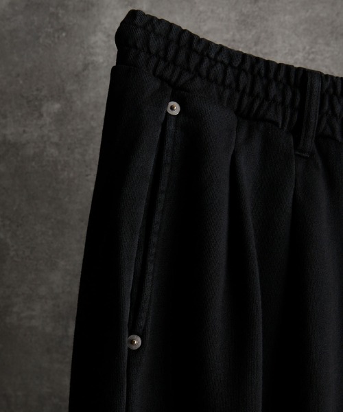 ADRER（アドラー）の「Heavy Weight Two tuck Sweat Pants / ヘビーウェイト2タックスウェットパンツ（スウェットパンツ・メンズ・ブラック/グレー/ブラック系1・S/XS/L/M）」の14枚目の写真