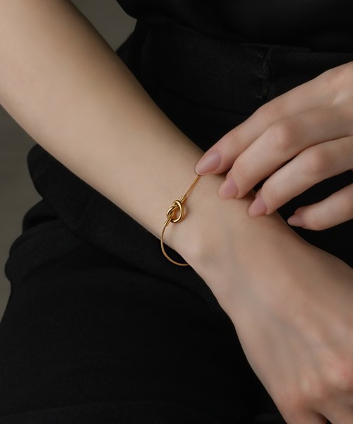 muku(ムク)の「BRECELET/KNOT WIRE(ブレスレット・レディース・ゴールド/シルバー・FREE)」の1枚目の写真