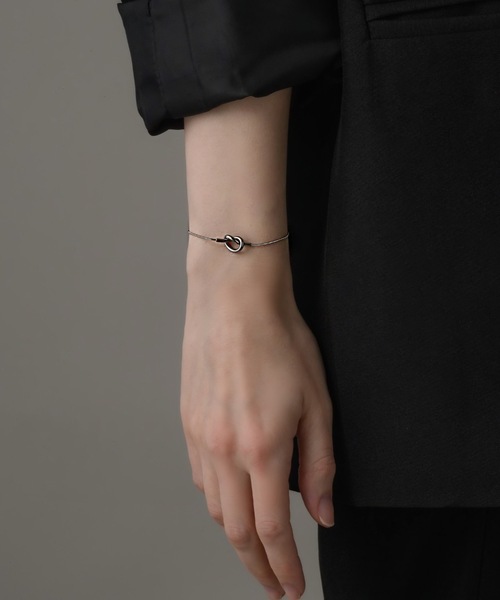 muku(ムク)の「BRECELET/KNOT WIRE(ブレスレット・レディース・ゴールド/シルバー・FREE)」の10枚目の写真