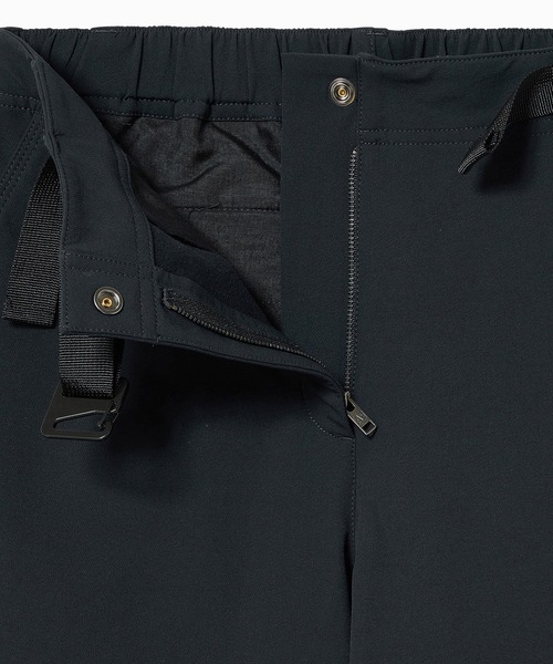AIGLE(エーグル)の「撥水 フリース ストレッチテーパードパンツ(チノパンツ・レディース・ブラック/モスグリーン・36/40/38)」の10枚目の写真