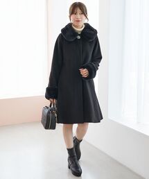 トゥービーシック ファー ジャケット ノーカラー 黒 ビジュー　パール トゥービーシック】ファー ジャケット ノーカラー 黒 ビジュー