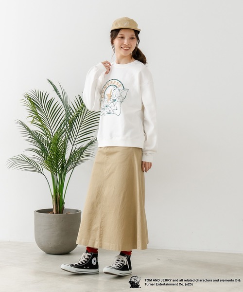 CONVERSE（コンバース）の「【CONVERSE/コンバース】×【TOM AND JERRY/トムとジェリー】オーバーサイズ プリント スウェットトレーナー（スウェット・レディース・ベージュ系その他2/ブラック系その他/ブラック系その他2/ベージュ系その他・LARGE/MEDIUM）」の5枚目の写真