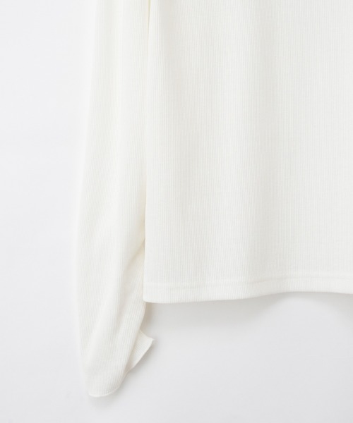 Honeys(ハニーズ)の「袖シャーリングハイネック(Tシャツ/カットソー・レディース・イエロー/ブラック/グレイッシュベージュ/ブルー/オフホワイト・M/L/S/LL)」の19枚目の写真
