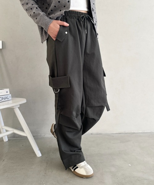 CLEA（クレア）の「イージーパラシュートカーゴパンツ（カーゴパンツ・レディース・ネイビー/ブラック/アイボリー/グレー・FREE）」の22枚目の写真