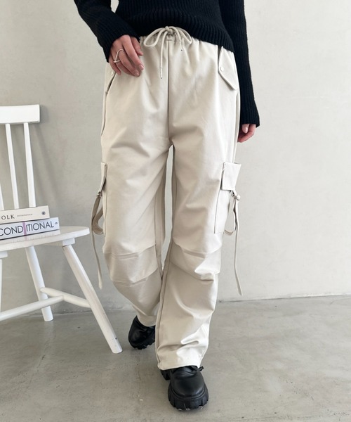 CLEA（クレア）の「イージーパラシュートカーゴパンツ（カーゴパンツ・レディース・ネイビー/ブラック/アイボリー/グレー・FREE）」の7枚目の写真