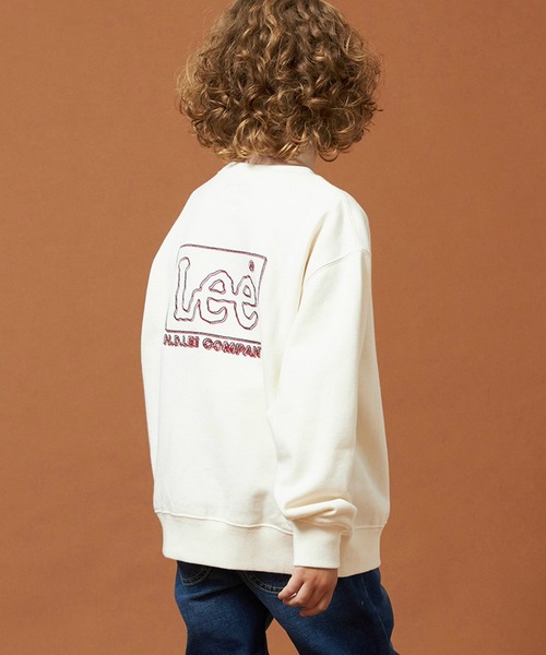Lee（リー）の「Lee/リー【110-150cm】キッズ バックLeeロゴ刺繍スウェット（スウェット・キッズ・レッド/ネイビー/オフホワイト・120/130/140/150/110）」の2枚目の写真