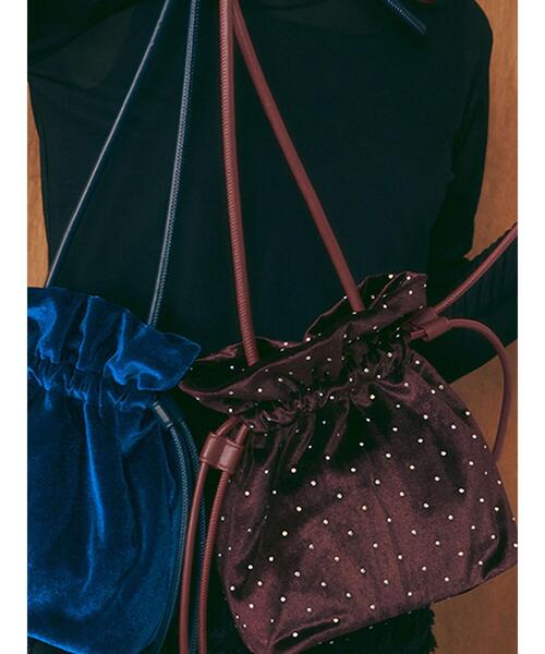 Te chichi TERRASSE(テチチテラス)の「ベロア巾着バッグ《2025autumn catalog item》(ハンドバッグ・レディース・ネイビー/ボルドー・F)」の3枚目の写真