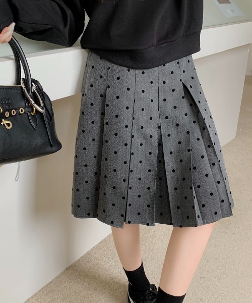 PLEATS PLEASE プリーツ ドット柄 膝丈スカート 3 PLEATS PLEASE プリーツ 膝丈スカート 3 PLEATS PLEASE プリーツ