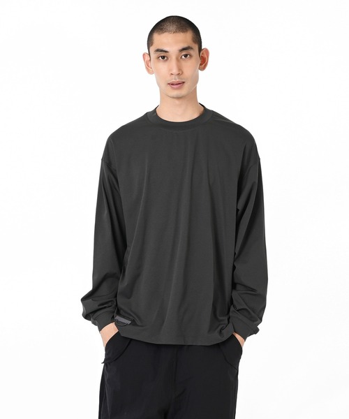 NEW BALANCE(ニューバランス)の「サンシールドTシャツ(Tシャツ/カットソー・メンズ・ダークグレー/オフホワイト・SMALL/MEDIUM/LARGE/X-LARGE)」の2枚目の写真