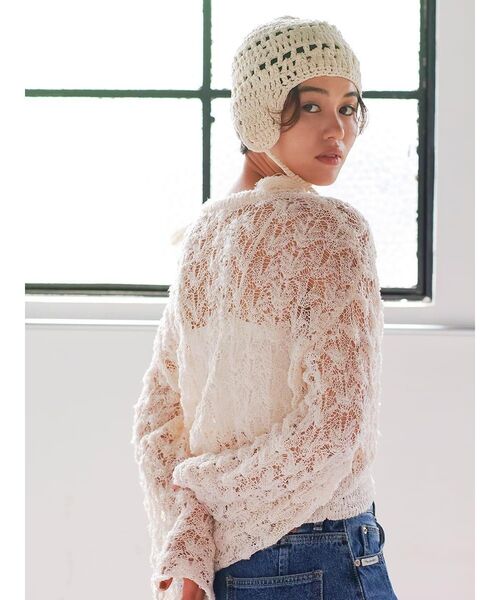 FIKA.(フィーカ)の「Wide sleeve mesh knit pullover(ニット/セーター・レディース・オフホワイト/キャメル・MEDIUM)」の14枚目の写真