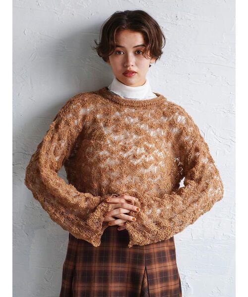 FIKA.(フィーカ)の「Wide sleeve mesh knit pullover(ニット/セーター・レディース・オフホワイト/キャメル・MEDIUM)」の4枚目の写真