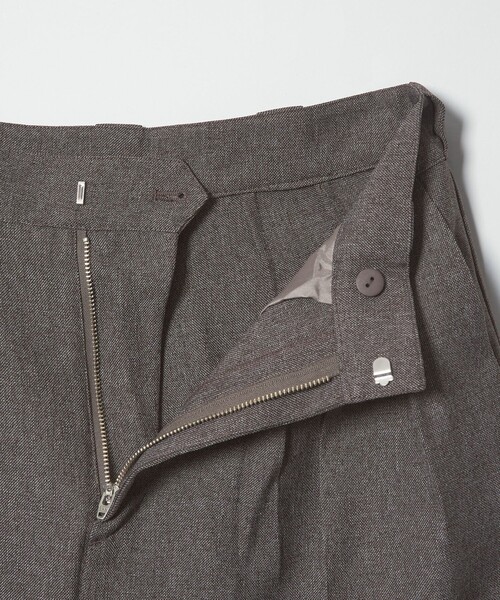 BEAUTY&YOUTH UNITED ARROWS(ビューティーアンドユースユナイテッドアローズ)の「【WEB限定】ポリエステル タックワイドパンツ ウォッシャブル(その他パンツ・レディース・ブラウン系/ネイビー/ライトグレー・L/S/M)」の17枚目の写真