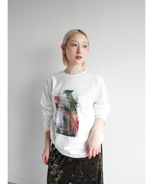 sahara（サハラ）の「Flower Photo Long Tee/フラワーフォトロングティーシャツ（Tシャツ/カットソー・レディース・ホワイト系3/ブラック系2/ホワイト系4/ブラック系1・FREE）」の17枚目の写真