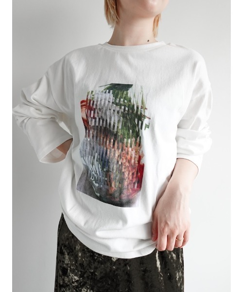 sahara（サハラ）の「Flower Photo Long Tee/フラワーフォトロングティーシャツ（Tシャツ/カットソー・レディース・ホワイト系3/ブラック系2/ホワイト系4/ブラック系1・FREE）」の18枚目の写真