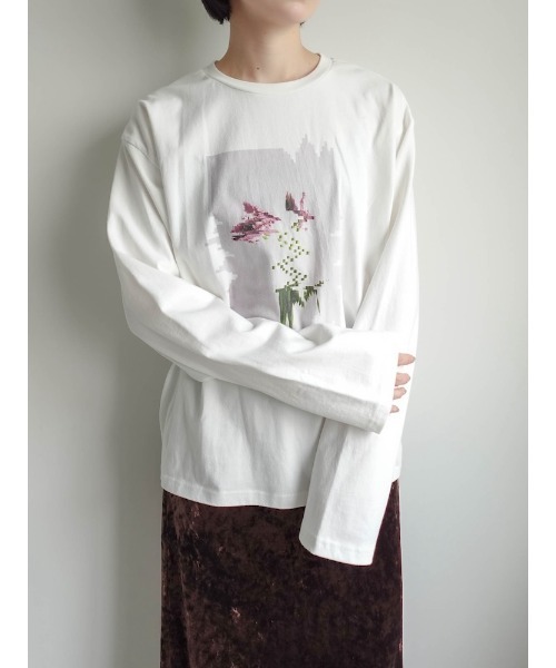 sahara（サハラ）の「Flower Photo Long Tee/フラワーフォトロングティーシャツ（Tシャツ/カットソー・レディース・ホワイト系3/ブラック系2/ホワイト系4/ブラック系1・FREE）」の15枚目の写真