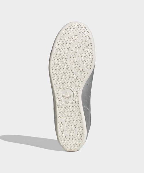 adidas（アディダス）の「スタンスミス ロープロ / Stan Smith Lo Pro Shoes / アディダスオリジナルス adidas Originals　スニーカー（スニーカー・レディース・シルバー・25.0cm/29.0cm/24.5cm/24.0cm/23.5cm/23.0cm/28.5cm/28.0cm/27.5cm/27.0cm/26.5cm/26.0cm/25.5cm/22.5cm/22.0cm）」の3枚目の写真