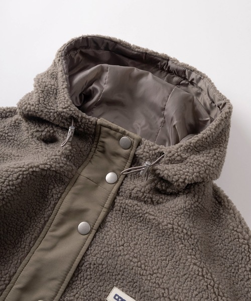 CONVERSE(コンバース)の「【71】【CONVERSE/コンバース】シープボア ワンポイントロゴ 切替 フードジャケット/ボアブルゾン(ブルゾン・レディース・ホワイト/ブラウン/ピンク/ブラック・M/L)」の6枚目の写真